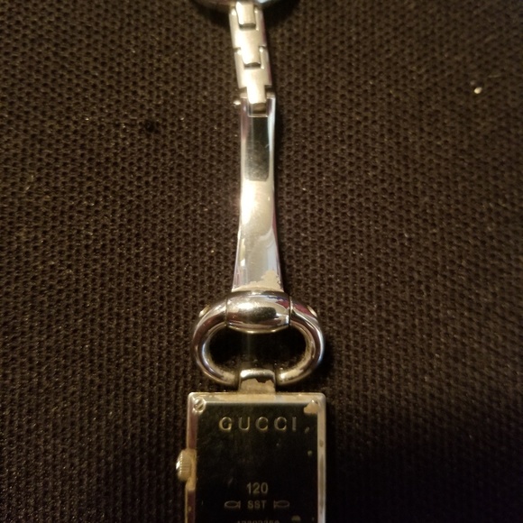 Authentic & serial numbered Gucci womens watch - Picture 3 of 4